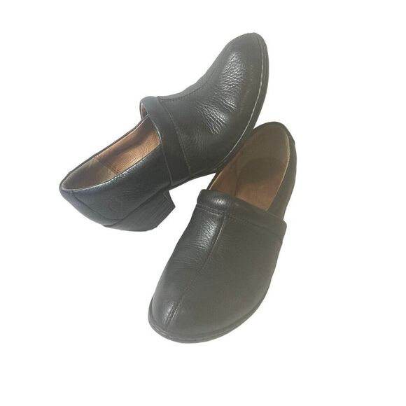 Born Handcrafted Black Leather Clog Shoes Women's 8M Slip on Mule Casual Comfort - Picture 1 of 12